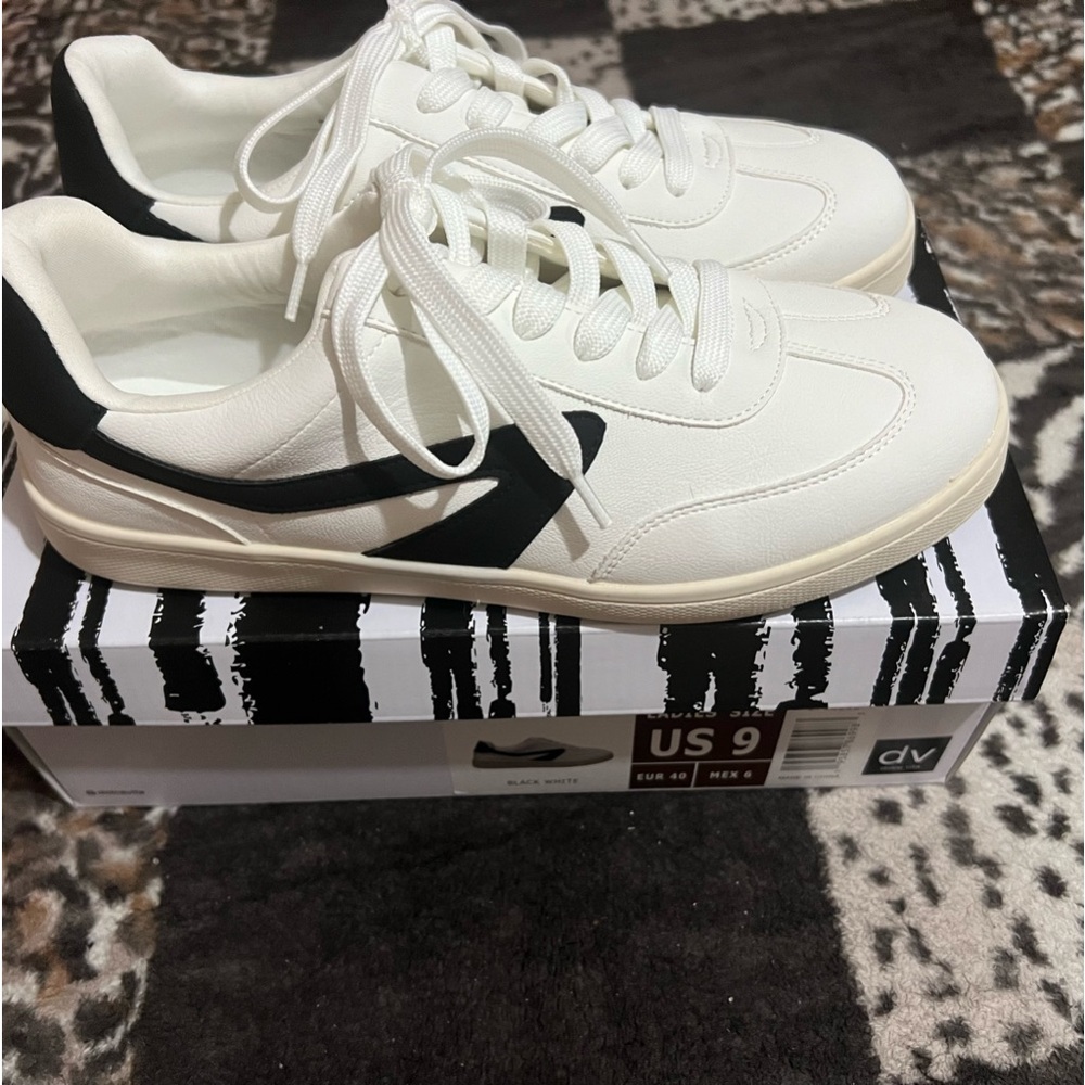 DV by Dolce Vita Ladies' Vasser Fashion Sneakers
Size 9